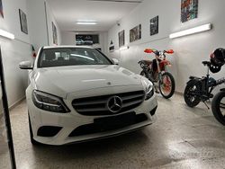 Bianco Usata 2020 Mercedes C180 Executive Tre volumi | 24.000 €