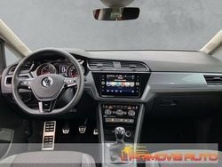 Rosso Usata 2021 VW Touran Active Monovolume | 33.800 € (Molto cara)