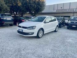 Bianco Usata 2011 VW Polo Comfortline Tre volumi | 6999 € (Buon prezzo)