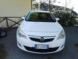 Bianco Usata 2011 Opel Astra Cosmo Station wagon | 3400 € (Buon prezzo)
