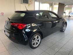 Nero Usata 2013 Alfa Romeo Giulietta Progression Tre volumi | 7300 € (Ottimo prezzo)