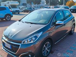 Grigio Usata 2018 Peugeot 208 Allure Due volumi | 7600 € (Super prezzo)