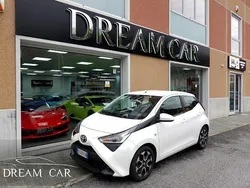 Bianco pastello Usata 2018 Toyota Aygo X-play Due volumi | 10.990 € (Buon prezzo)