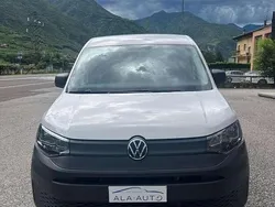Bianco(met.) Usata 2022 VW Caddy Monovolume | 19.000 € (Buon prezzo)