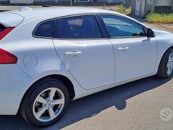 Bianco Usata 2017 Volvo V40 R-Design Kinetic Station wagon | 14.500 € (Buon prezzo)