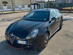 Nero Usata 2012 Alfa Romeo Giulietta Due volumi | 9500 € (Molto cara)