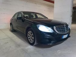Nero Usata 2016 Mercedes E200 Tre volumi | 8499 €