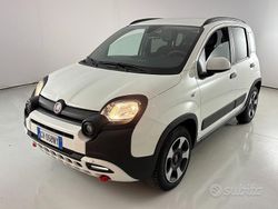 Bianco gelato Usata 2024 Fiat Panda Cross Cross Due volumi | 13.900 € (Buon prezzo)