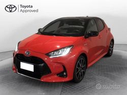 Tokyo fusion bitone Usata 2021 Toyota Yaris Hybrid Tre volumi | 19.900 € (Molto cara)