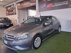 Grigio Usata 2014 Mercedes A180 Executive Tre volumi | 7990 € (Super prezzo)