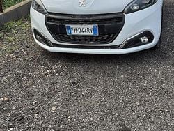 Bianco Usata 2017 Peugeot 208 Due volumi | 5999 €