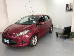 Rosso Usata 2011 Ford Fiesta Titanium Tre volumi | 4750 €
