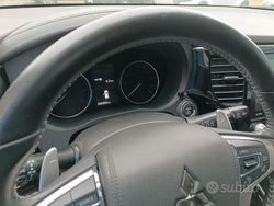 Argento Usata 2021 Mitsubishi Outlander P-HEV Instyle SUV | 20.900 €