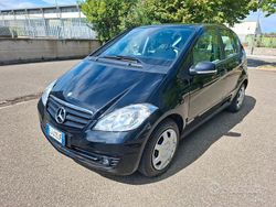 Nero Usata 2011 Mercedes A180 Avantgarde Tre volumi | 4500 € (Buon prezzo)