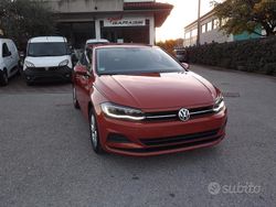 Arancione Usata 2018 VW Polo Comfortline Tre volumi | 12.000 € (Buon prezzo)