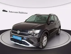 Nero perla Usata 2024 VW T-Cross Life SUV | 20.300 € (Buon prezzo)