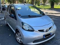 Grigio Usata 2008 Toyota Aygo Due volumi | 4289 € (Buon prezzo)