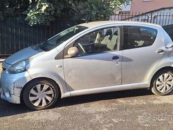 Grigio Usata 2014 Toyota Aygo Connect Style Due volumi | 3500 € (Super prezzo)