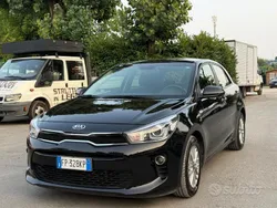 Nero Usata 2018 Kia Rio Active Tre volumi | 8499 € (Buon prezzo)