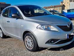 Argento Usata 2016 Lancia Ypsilon Platinum Due volumi | 6600 € (Buon prezzo)