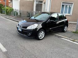 Nero Usata 2007 Renault Clio III Luxe Tre volumi | 3300 € (Buon prezzo)