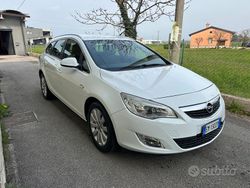 Bianco Usata 2012 Opel Astra Station wagon | 4500 € (Buon prezzo)