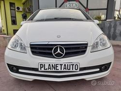 Bianco Usata 2011 Mercedes A180 Executive Tre volumi | 5499 € (Cara)