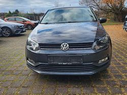 Grigio Usata 2015 VW Polo Trendline Tre volumi | 8000 € (Buon prezzo)