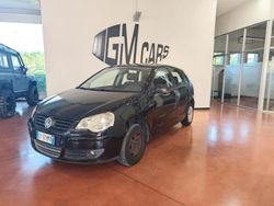 Nero Usata 2005 VW Polo Comfortline Tre volumi | 2500 € (Buon prezzo)