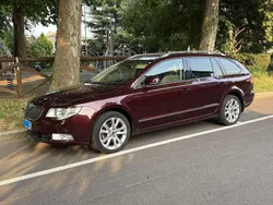 Rosso Usata 2010 Skoda Superb Elegance Station wagon | 4950 €
