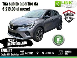 Grigio scuro Usata 2023 Renault Captur Evolution SUV | 16.400 € (Ottimo prezzo)