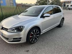 Usata 2015 VW Golf VII Comfortline Tre volumi | 8800 € (Buon prezzo)
