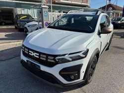 Bianco Nuova 2025 Dacia Sandero Expression Due volumi | 15.950 € (Ottimo prezzo)