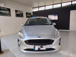 Grigio Usata 2017 Ford Fiesta Tre volumi | 5900 € (Buon prezzo)