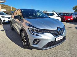 Grigio Usata 2021 Renault Captur Initiale Paris SUV | 19.300 € (Buon prezzo)