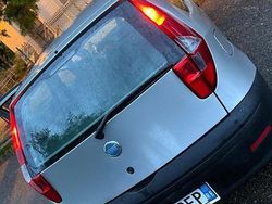 Grigio Usata 2005 Fiat Punto Due volumi | 1800 € (Buon prezzo)