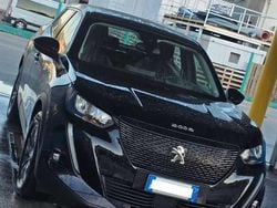 Nero Usata 2022 Peugeot 2008 Active SUV | 16.800 € (Cara)