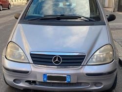 Grigio Usata 2000 Mercedes A140 Classic Tre volumi | 1500 € (Ottimo prezzo)