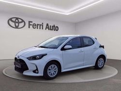 Bianco Usata 2023 Toyota Yaris Active Tre volumi | 14.400 € (Buon prezzo)