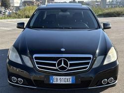 Nero Usata 2010 Mercedes E250 AMG Tre volumi | 7990 € (Buon prezzo)