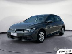 Grigio Usata 2023 VW Golf VIII Life Tre volumi | 25.500 € (Buon prezzo)