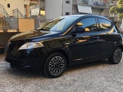 Nero Usata 2014 Lancia Ypsilon S Due volumi | 5700 € (Buon prezzo)