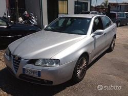 Grigio Usata 2004 Alfa Romeo 166 Distinctive Tre volumi | 3500 € (Buon prezzo)
