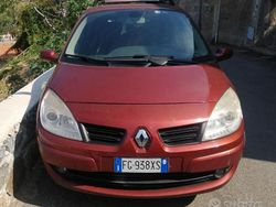 Rosso Usata 2008 Renault Scénic II Monovolume | 2999 € (Buon prezzo)