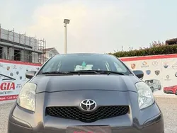 Grigio Usata 2010 Toyota Yaris Sol Tre volumi | 2900 € (Super prezzo)
