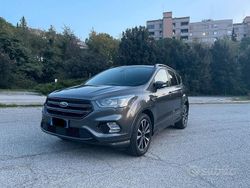 Grigio Usata 2019 Ford Kuga ST-Line SUV | 18.500 € (Molto cara)