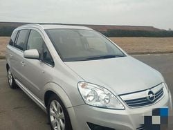 Grigio Usata 2010 Opel Zafira Monovolume | 4000 € (Buon prezzo)