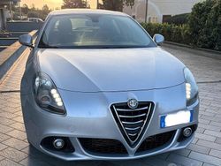 Usata 2015 Alfa Romeo Giulietta Tre volumi | 8900 € (Buon prezzo)