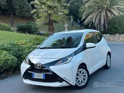 Bianco Usata 2017 Toyota Aygo Due volumi | 9300 € (Buon prezzo)