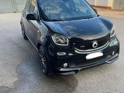 Nero Usata 2017 Smart ForFour Brabus Due volumi | 18.999 € (Molto cara)